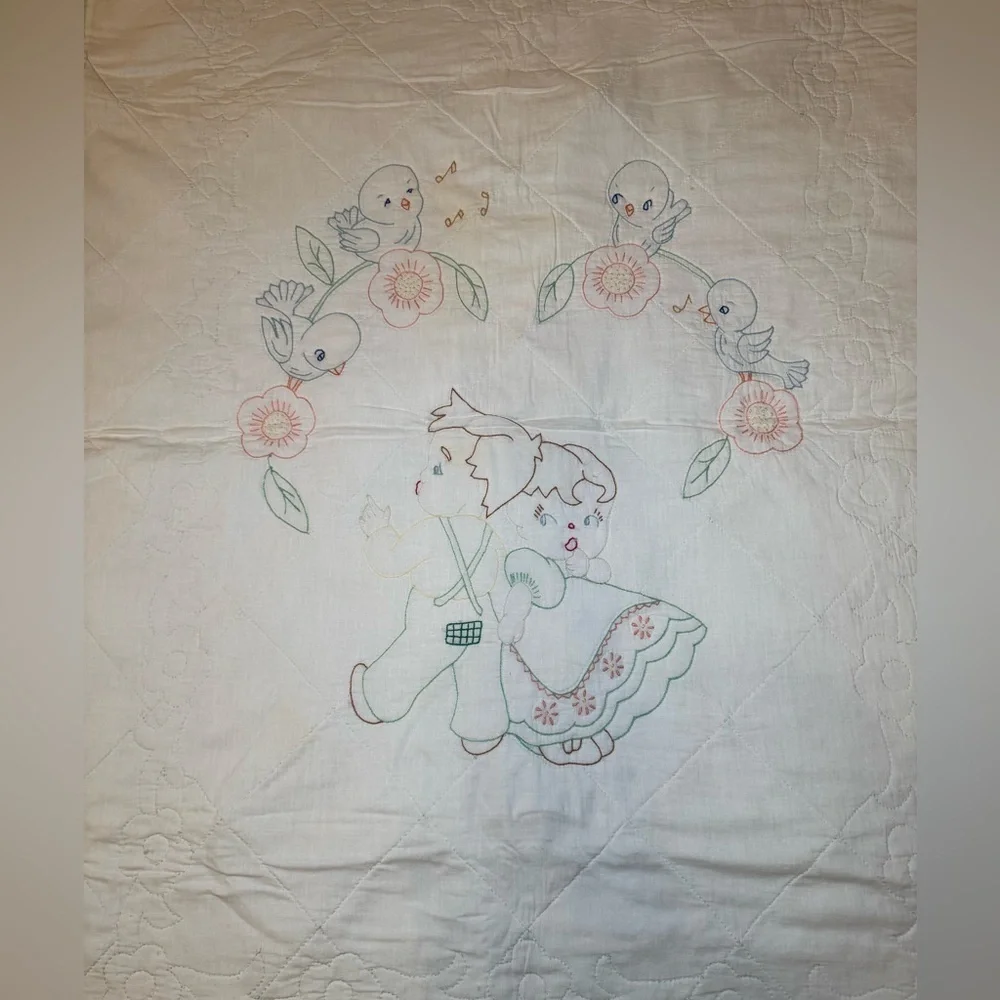 Child/Baby Charming White and Green Embroidered Quilt